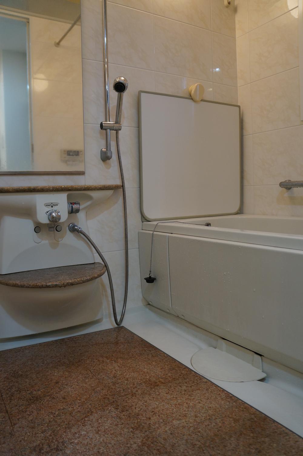 Bathroom. Indoor (10 May 2013) Shooting