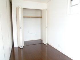 Living and room. closet