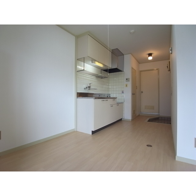 Other room space. Dining kitchen 6 Pledge