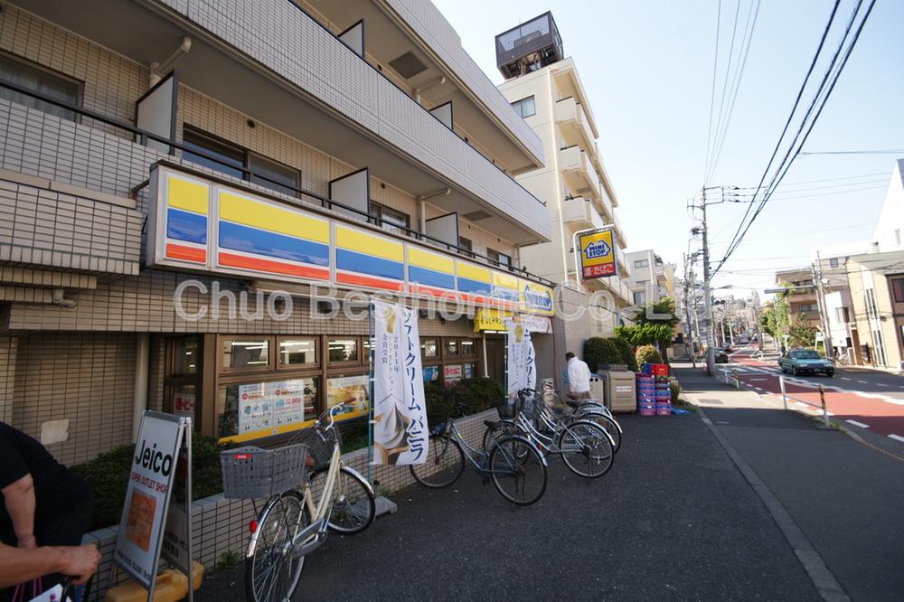 Convenience store. MINISTOP 487m until Nakano 5-chome