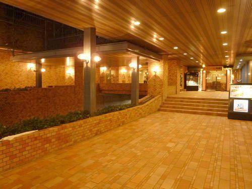 Entrance. Entrance approach