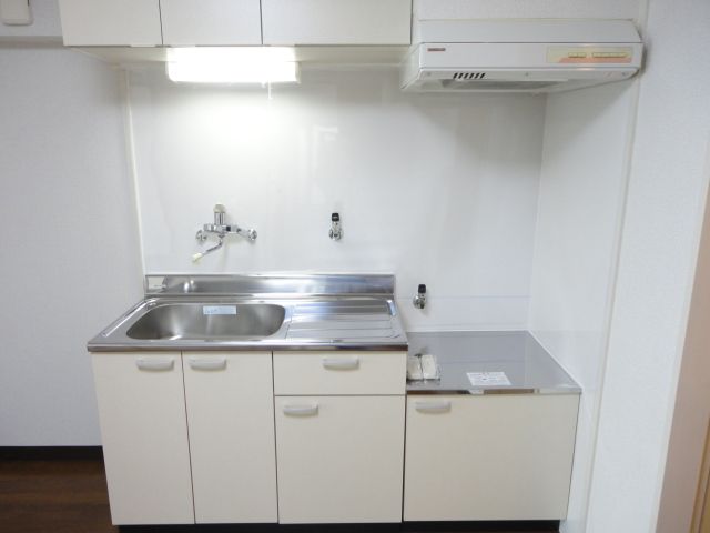 Kitchen. 2-neck is a gas stove can be installed. 