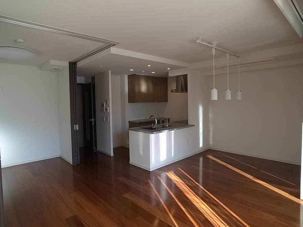 Kitchen. Indoor (12 May 2013) Shooting