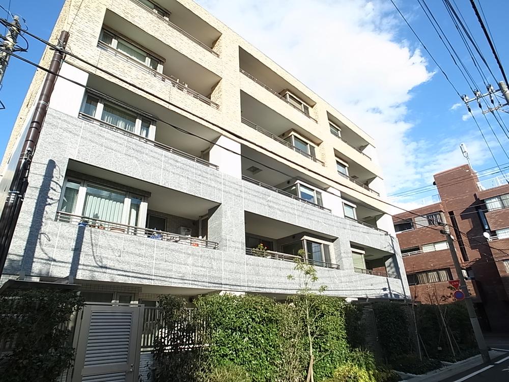 Local appearance photo. Local (12 May 2013) Shooting