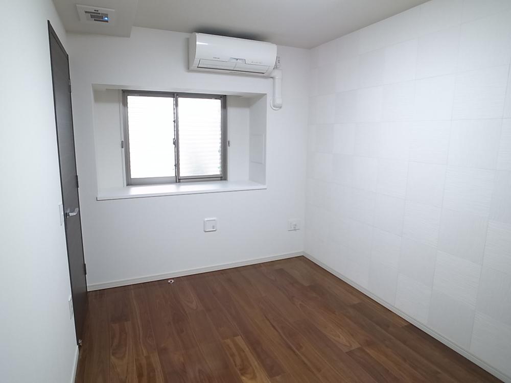 Non-living room. Indoor (12 May 2013) Shooting