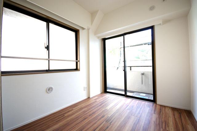 Non-living room. Indoor (10 May 2013) Shooting