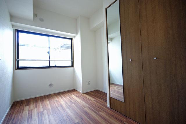 Non-living room. Indoor (10 May 2013) Shooting