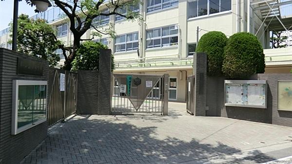 Primary school. Taoyuan Elementary School 197m