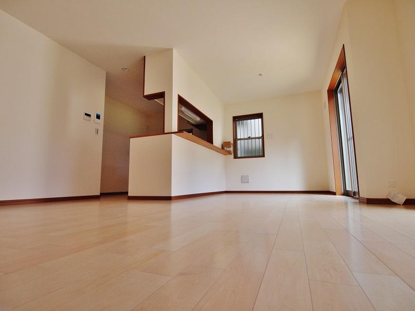 Living. - Frontage is widely bright first floor LDK-