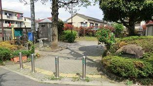 Streets around. ~ Enhancement of the surrounding environment ~  Lily of the tree park ------------------------- property local is "Nakanosakaue" station walk 5 minutes. It is convenient for transportation in two routes location available.