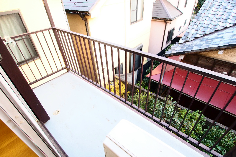 Balcony. Laundry Area also a veranda facing south! 