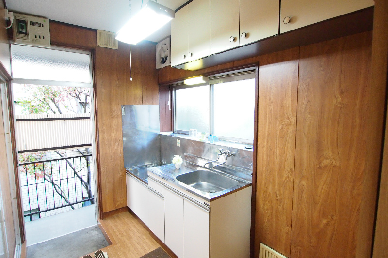Kitchen. A large kitchen with a firmly housed in the upper part ☆ 