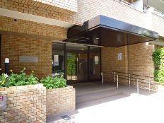 Entrance. Common areas