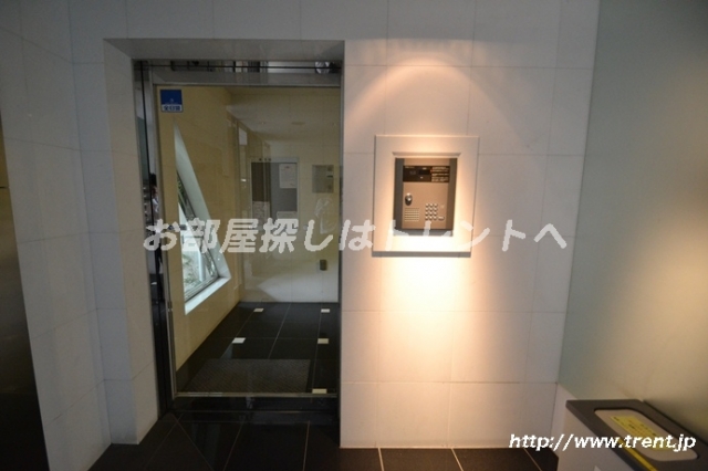 Entrance. auto lock