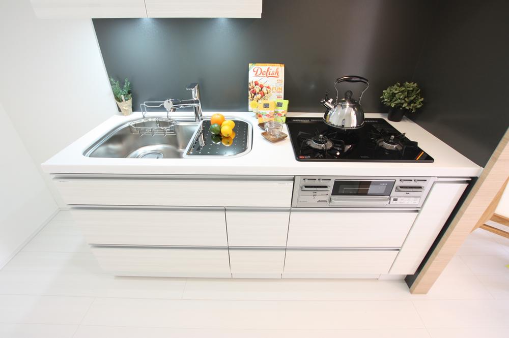 Kitchen. top floor, Facing south. Model room published in