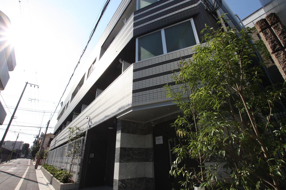 Local appearance photo. Nestled in a quiet, low-rise residential area, Day good. Pet breeding possible listing.