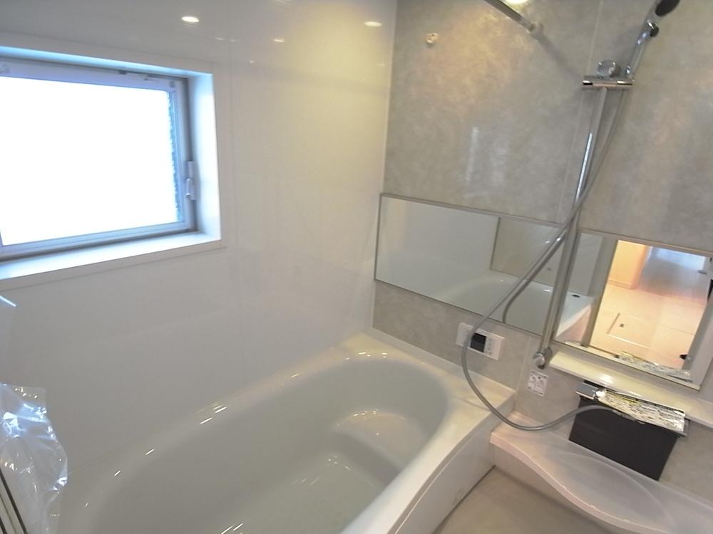 Same specifications photo (bathroom)