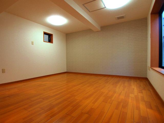 Basement with high sound insulation is, Better to play musical instruments space