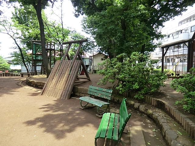 park. 574m until ginkgo Inari park