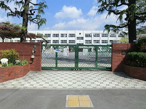 Primary school. Kamitakada until elementary school 510m