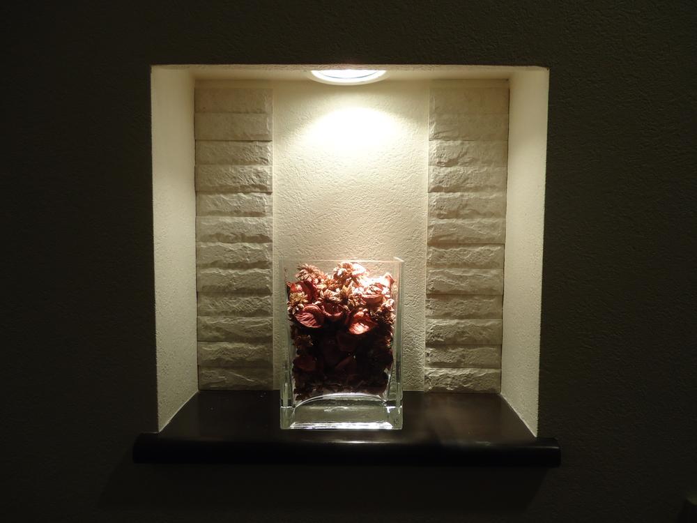 Other. Is a shelf that is made by hollowing out a wall in a concave shape is a niche. Rather than as a storage space, It will be used as a cabinet for accommodating such as flowers and sculpture.