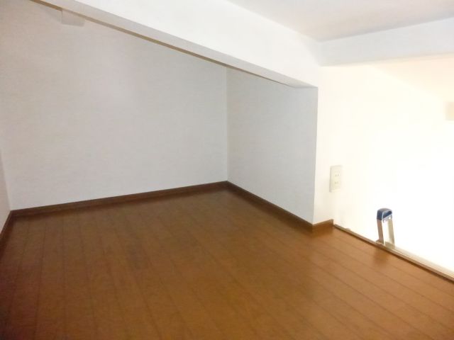 Other room space. It is with loft