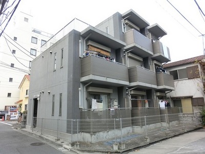 Building appearance. The nearest popular Nakanosakaue