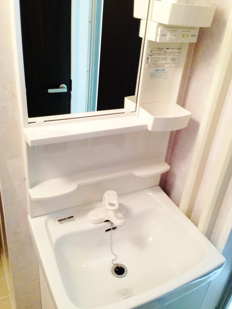 Bathroom. Indoor (11 May 2013) Shooting