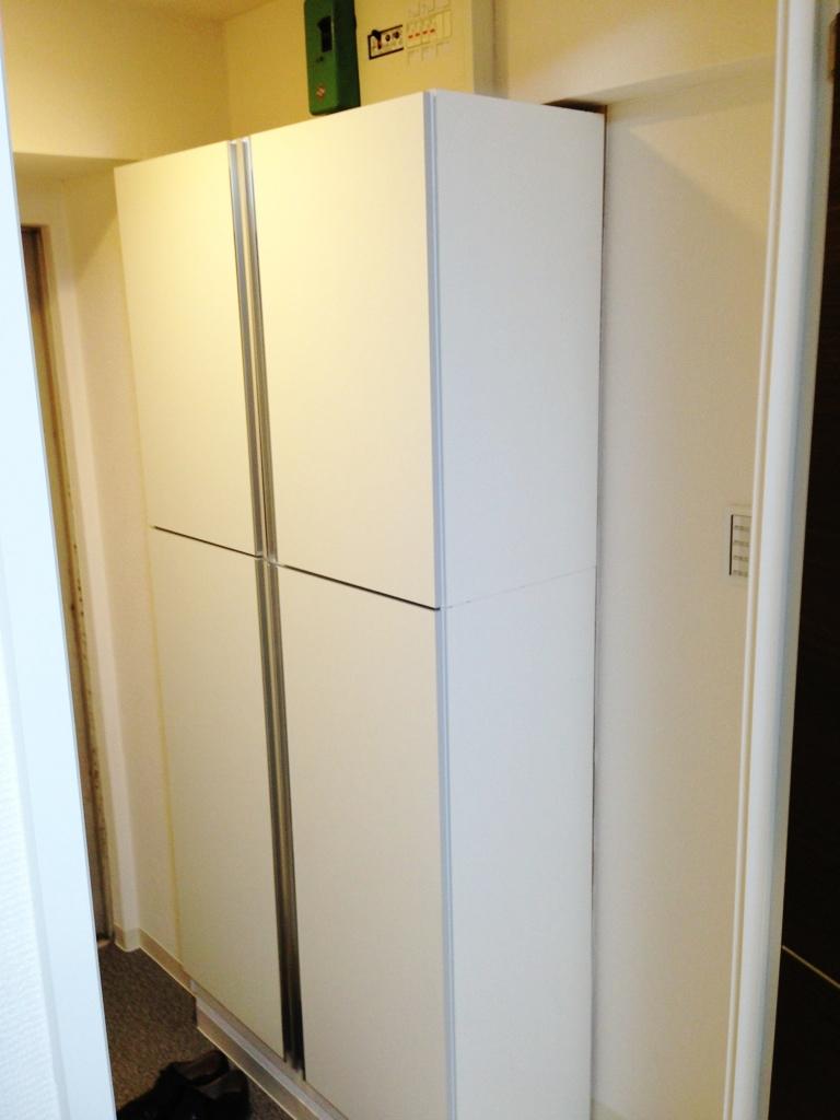 Entrance. Storage capacity is rich footwear purse! Local (11 May 2013) Shooting