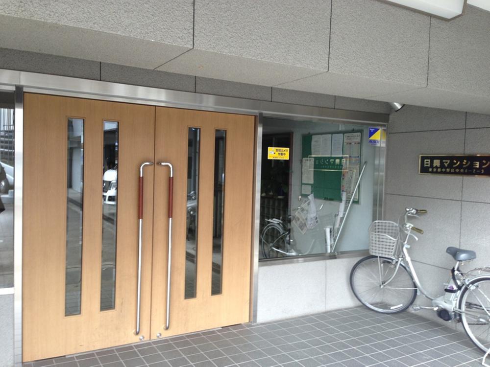 Entrance. Common areas