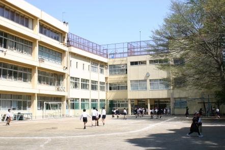 Primary school. TakaraSen to school elementary school 750m