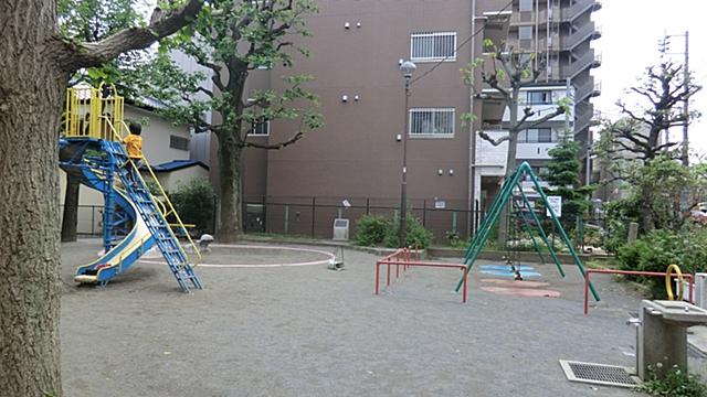 park. 229m to Chiyoda Park