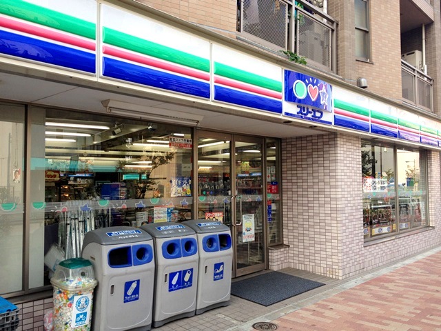 Convenience store. Three F 182m until Nakano Yayoi Machiten (convenience store)