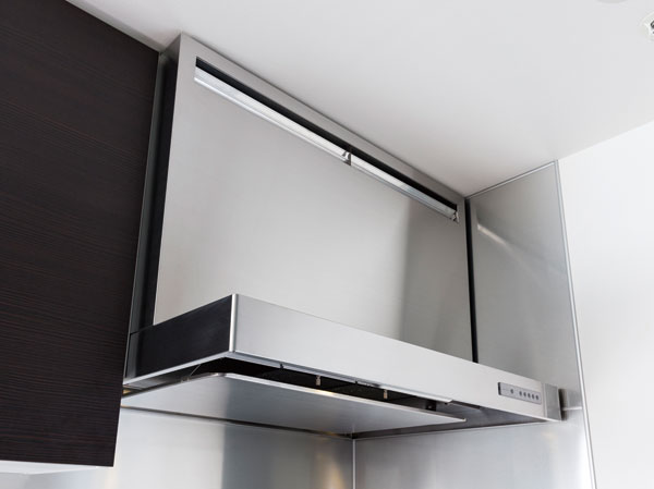 Kitchen.  [Forced air supply and exhaust range hood] In the interior of the fan, Adopt a sirocco fan. Compared to the propeller fan, Less affected by the wind from the outside, Make a stable supply and exhaust. It is made of superior stainless steel also beautifully durability.