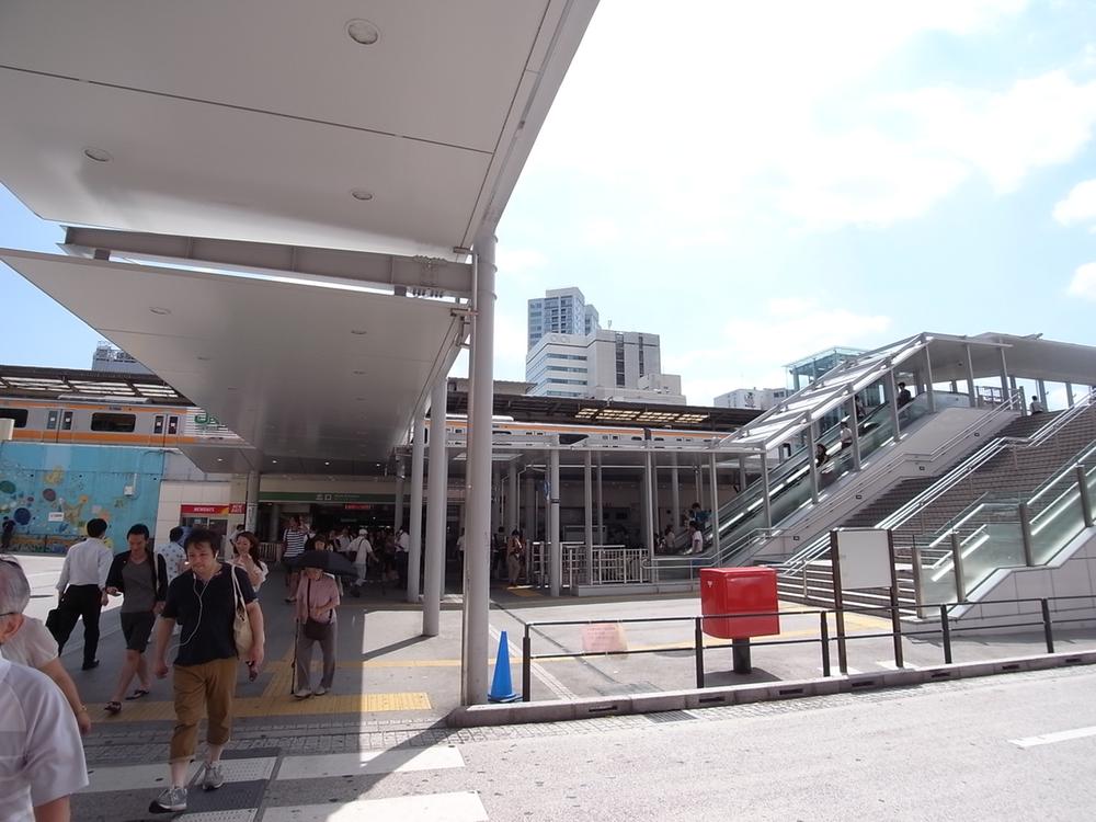 station. 1000m until JR Nakano Station