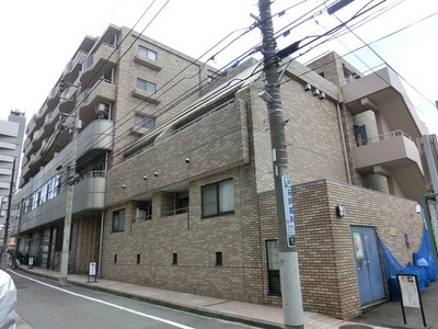 Building appearance. The nearest popular Nakanosakaue