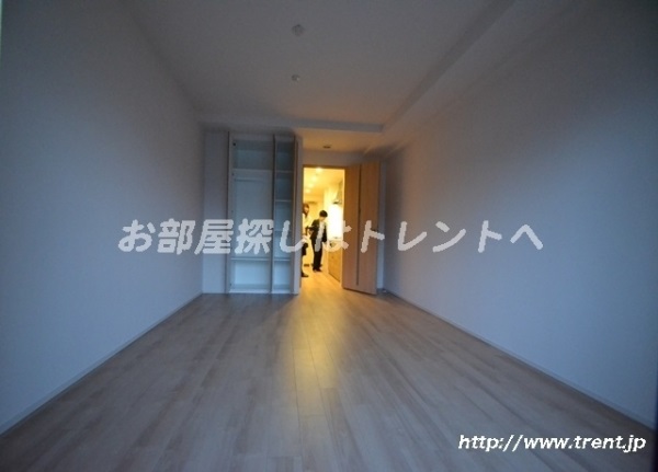 Living and room. Is a reference photograph of the same building 1K.