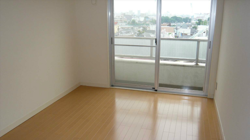 Other room space. Flooring of Western-style. Bright room