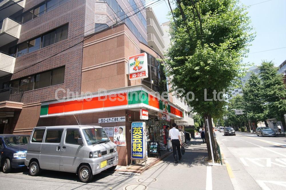 Convenience store. 292m until Thanksgiving Shin-Nakano shop