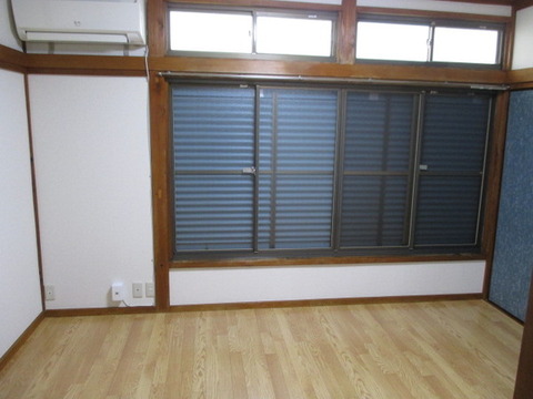 Living and room. Western-style 4