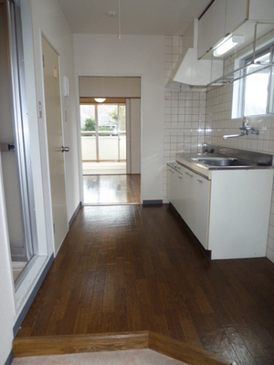 Living and room. Kitchen 3 Pledge