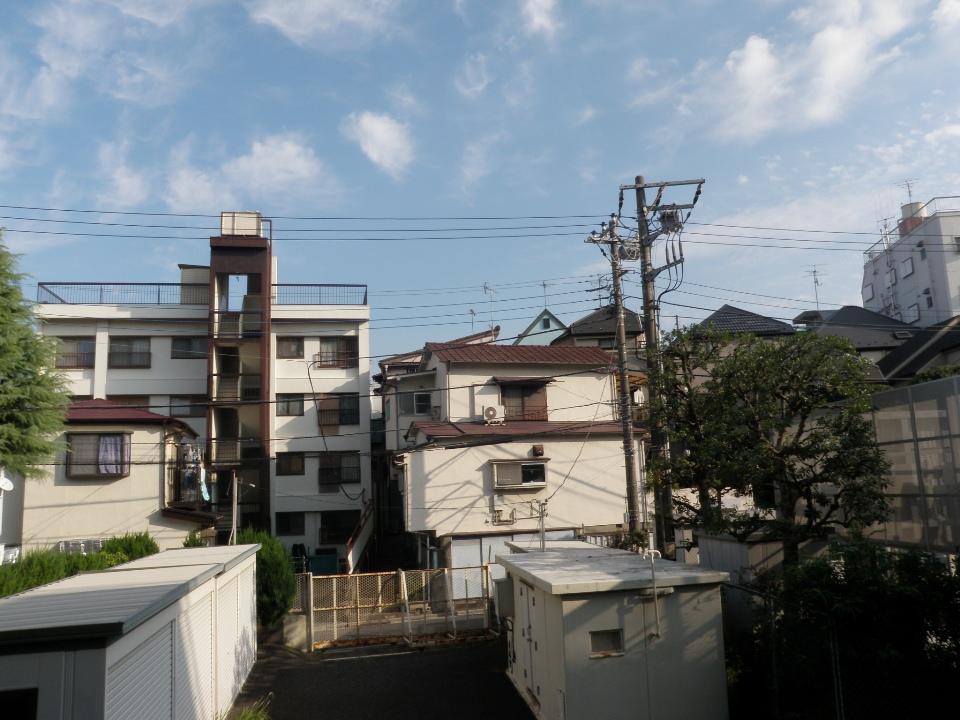 View photos from the dwelling unit. View (November 2013) Shooting