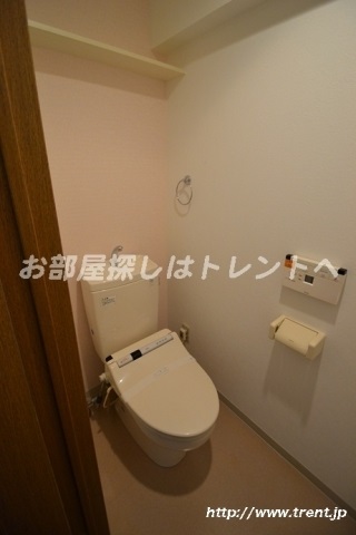 Toilet. Same building is a picture of the first floor 1LDK.