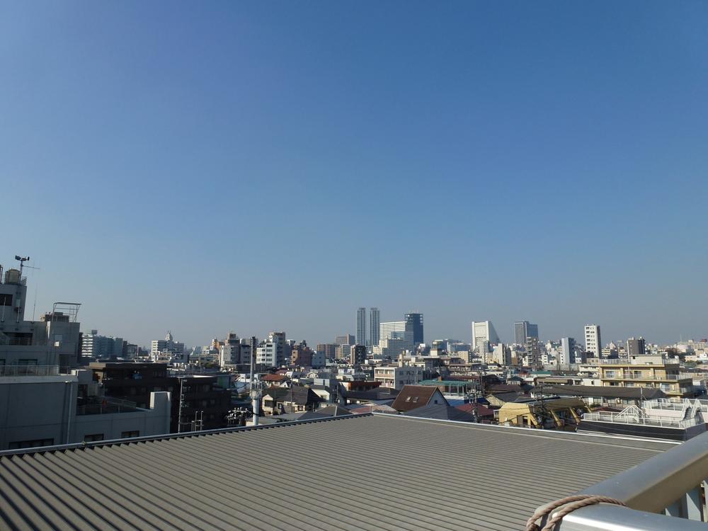 View photos from the dwelling unit. View from local (west) (December 2013) Shooting