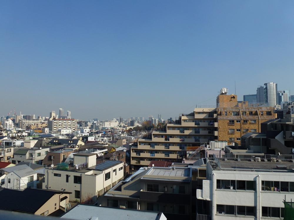 View photos from the dwelling unit. View from the site (east) (12 May 2013) Shooting