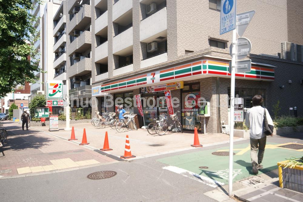 Convenience store. Seven-Eleven 216m until Nakano central 5-chome
