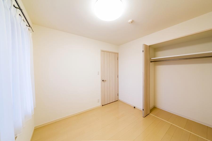 Non-living room. Bright Western-style 2