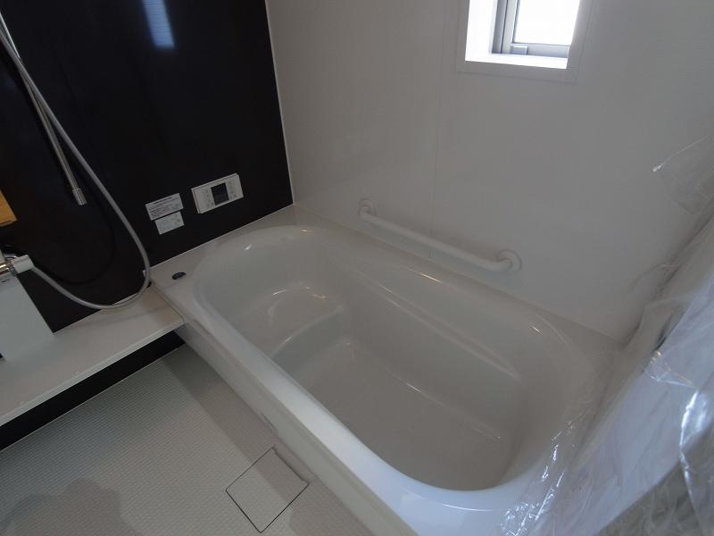 Same specifications photo (bathroom). Seller construction cases _ bathroom