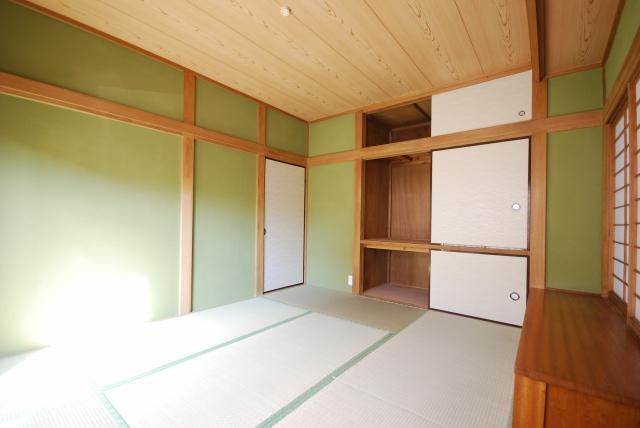 Non-living room. Convenient Japanese-style room, which can also be used as a baby's nap space and the drawing-room