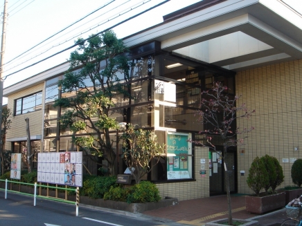 library. Nakano Ward Ekoda 495m to the library (library)